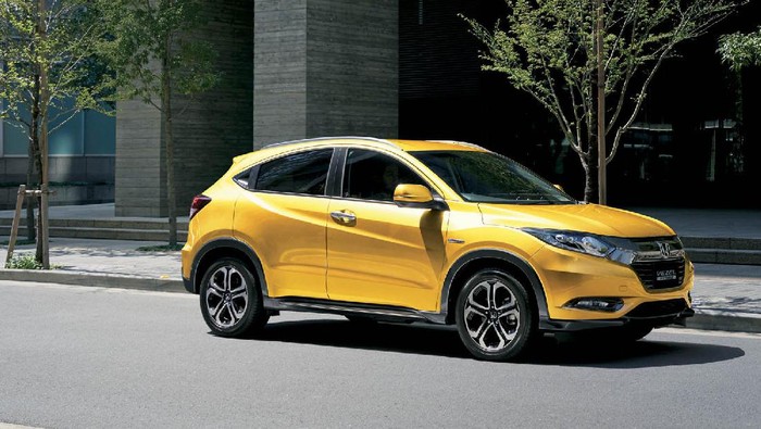 Berapa Gaji Minimum Warga Singapura yang Disarankan buat Beli Mobil?