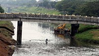 Tidak terlihat lagi sampah yang biasanya mengapung di permukaan air.