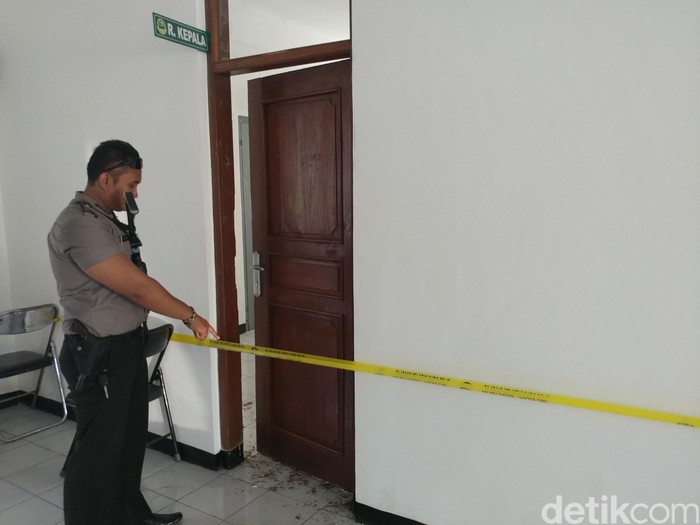 Kantor Balai Pendidikan Jabar di Cirebon Dirusak Puluhan Orang