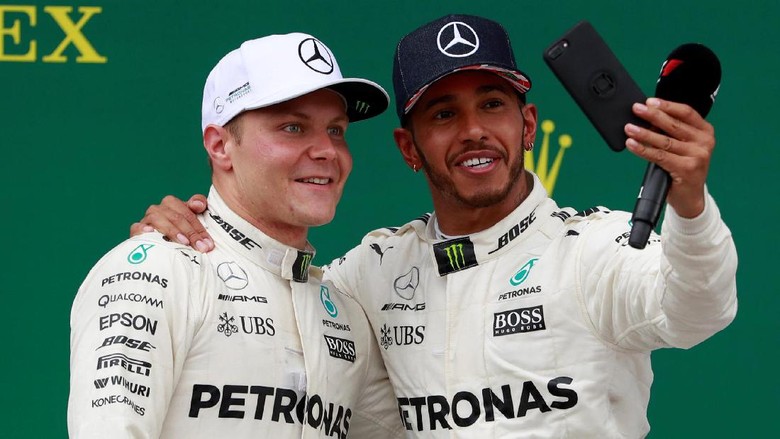 Akhir Pekan yang Sempurna untuk Mercedes Akhir Pekan yang Sempurna untuk Mercedes