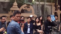 Iqbaal akan bermain bersama Vanessha Prescilla di film tersebut.
