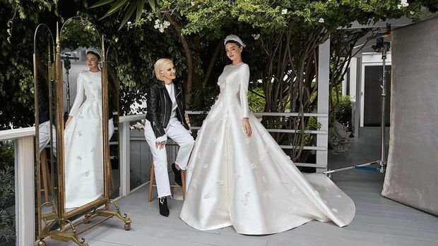 Terungkap, Gaun Mewah Miranda Kerr Saat Menikah dengan Bos Snapchat