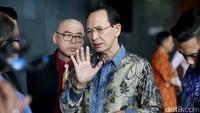 Dia divonis 6 tahun penjara yang kemudian diperberat oleh pengadilan tinggi menjadi 10 tahun penjara. Ari Saputra/detikcom.