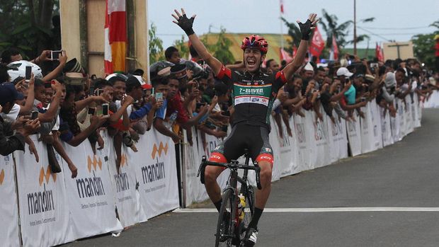 Edgar Nohales Nieto, juara etape keempat Tour de Flores 2017
