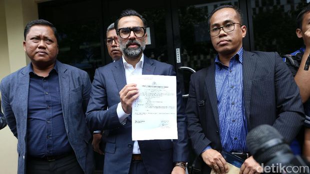 Jeremy Thomas melapor ke Propam Polri