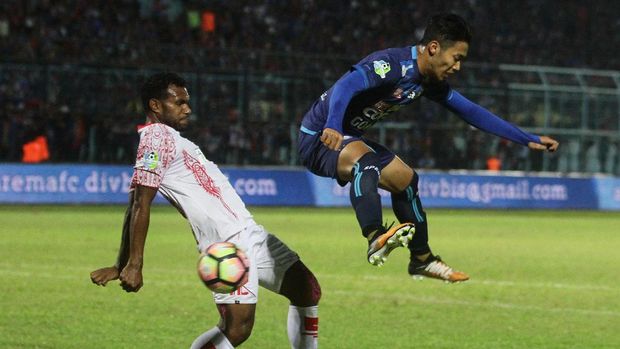 Arema kini memimpin klasemen Grup E dengan empat poin hasil sekali kemenangan dan atu kali imbang.