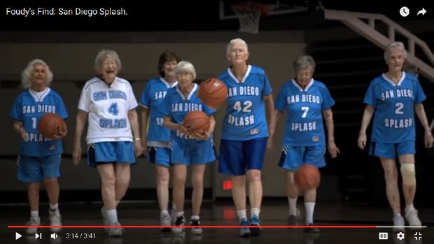 Tua bukan halangan untuk beraktivitas.