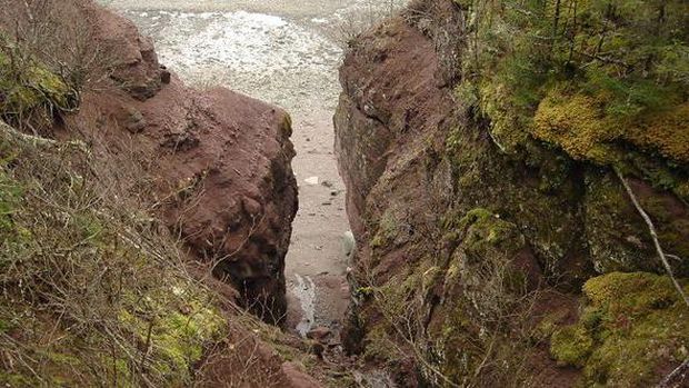  Air di tepi pantai ini bisa surut sama sekali (tourismnewbrunswick.ca)