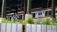 PT Kereta Api Indonesia (KAI) menargetkan kereta Bandara Soekarno-Hatta (Soetta) bisa beroperasi di September 2017. Target ini mundur dari rencana semula, yang dijadwalkan beroperasi Agustus 2017.