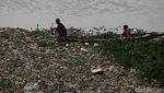 Foto: Horor Sampah Sungai Citarum