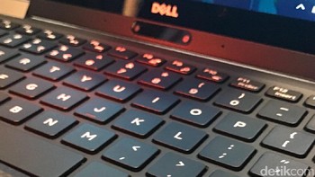Dell memodali XPS 13 dengan prosesor Intel COre generasi ke-7. (Foto: detikINET/Adi Fida Rahman)