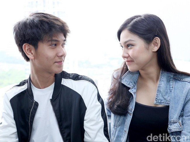 Image anak baik-baik itulah yang membuat Iqbaal awalnya diserang haters karena dianggap tidak cocok memerankan Dilan. Foto: Asep Syaifullah