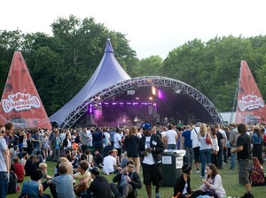Mei Nanti, Glastonbury Punya Festival Tandingan, Nih!