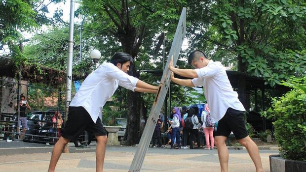 Kelvin Atmadibrata Eksis Berkarier di <i>Performance Art</i> 