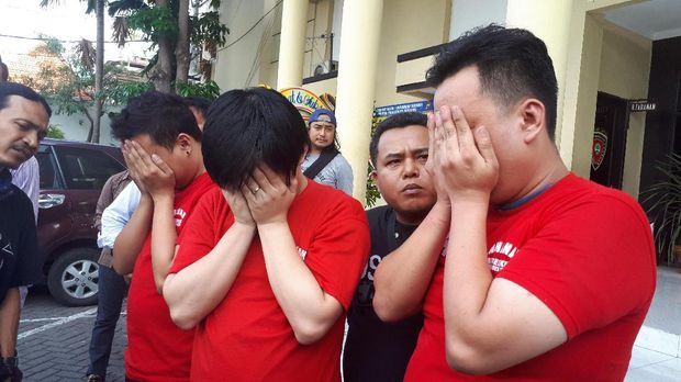 Polisi mengamankan tiga tersangka