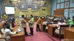 Foto: Rapat Fraksi Golkar DPR Bahas Penetapan Tersangka Novanto