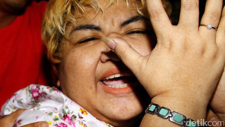 Polisi Telusuri Artis Lain yang Pesan Narkoba ke Pretty Asmara Polisi Telusuri Artis Lain yang Pesan Narkoba ke Pretty Asmara