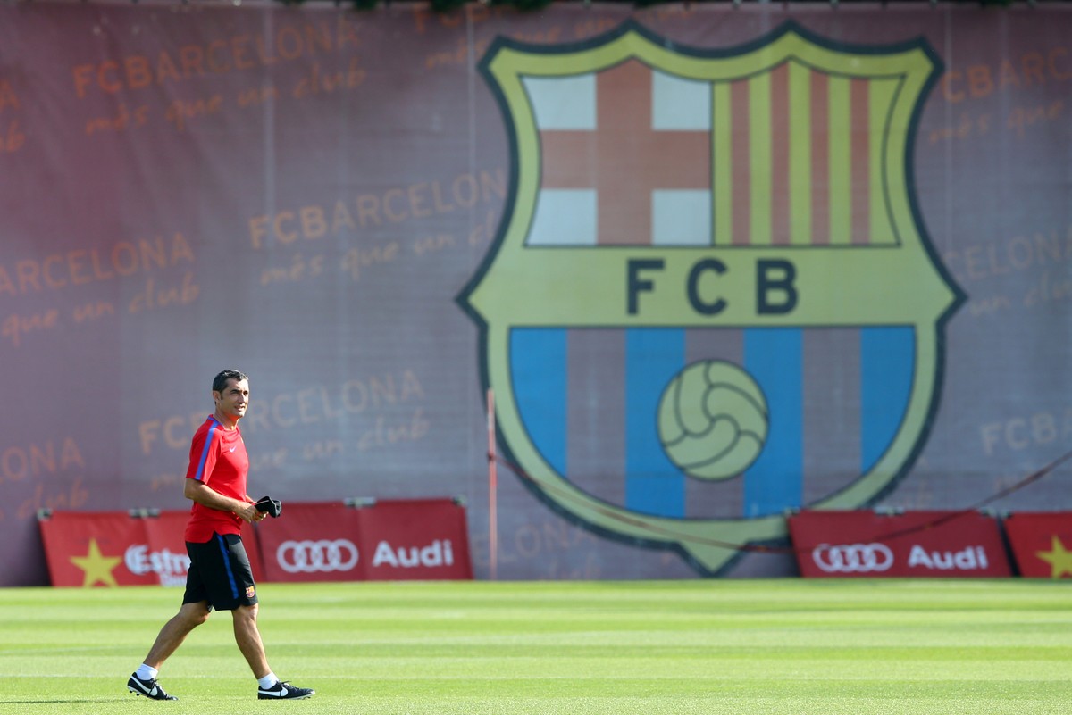 Lima Pemain Barcelona Sempat Positif Virus Corona? (Albert Gea/Reuters)