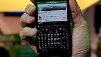 Juga dengan papan ketik untuk menyaingin BlackBerry. Foto: Getty Images