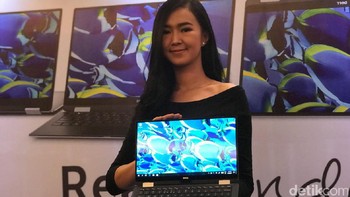 Notebook anyar Dell punya bentangan layar 13 inch. (Foto: detikINET/Adi Fida Rahman)