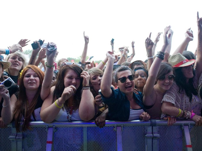 Budaya Merekam Lewat Ponsel saat Konser, Apa Kata Promotor?