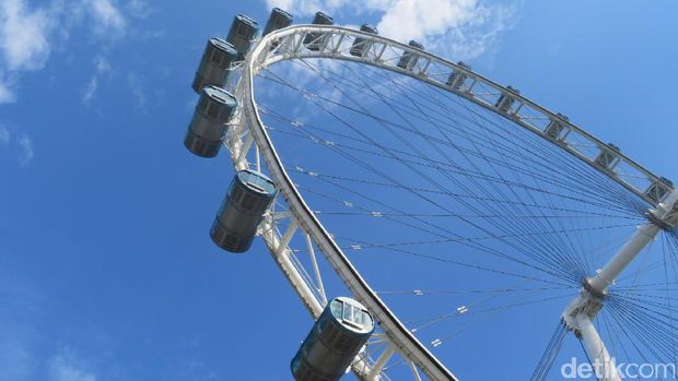 Pemandangan Singapura dari Singapore Flyer
