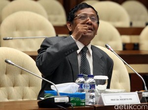 Mahfud Md: Tak Wajar Praperadilan Terkait Pemanggilan Amien Rais