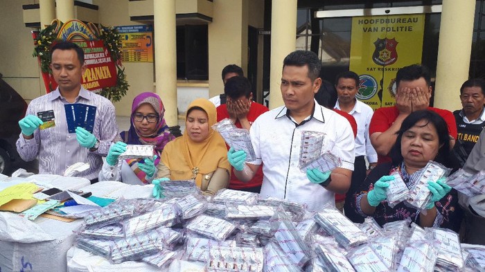 Pengiriman 404.800 Butir Pil Carnophen ke Kalimantan Digagalkan
