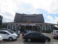 Ini <i>Lho</i> Istana Isen Mulang yang Dirancang Sukarno