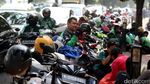 Ngetem di Pinggir Jalan, Ojek Online Bikin Macet