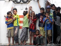 Membandingkan Potret KRL Dulu dan Sekarang