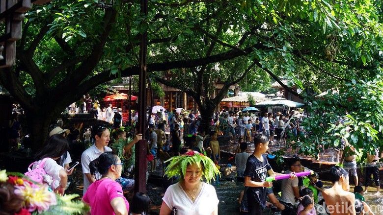 Ramainya liburan musim panas di China (Wahyu/detikTravel) Ramainya liburan musim panas di China (Wahyu/detikTravel)