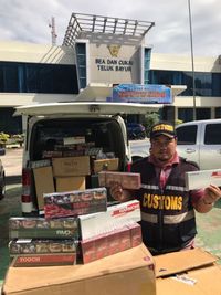 Cegah Barang Impor Negatif, Sex Toys Hingga Airsoft Gun Disita