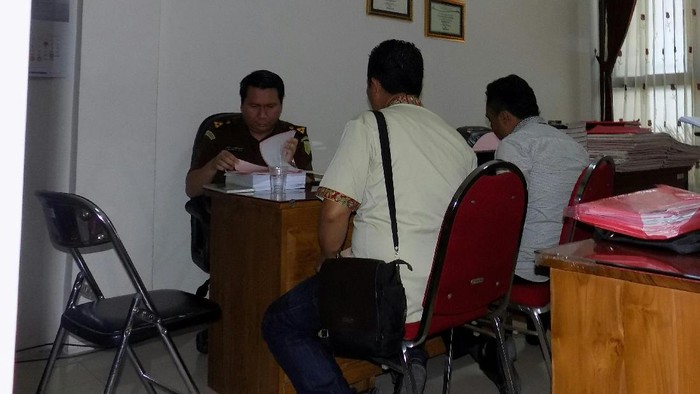 Berkas Dilimpahkan Jaksa, Oknum Kades Kena OTT PTSL Ditahan