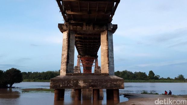 Jembatan Kahayan Melintas di Atas Sungai Terbesar Palangka Raya