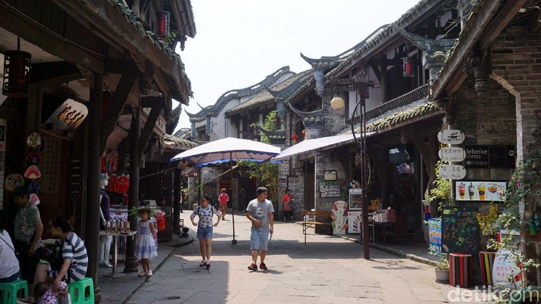 Kota Tua Huanglongxi yang ada sejak abad ke-2 (Wahyu/detikTravel) Kota Tua Huanglongxi yang ada sejak abad ke-2 (Wahyu/detikTravel)