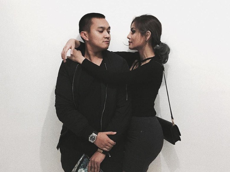Foto: Ini Pesan Terakhir Oka Mahendra kepada Sahabat (dok. Instagram/Awkarin) Foto: Ini Pesan Terakhir Oka Mahendra kepada Sahabat (dok. Instagram/Awkarin)
