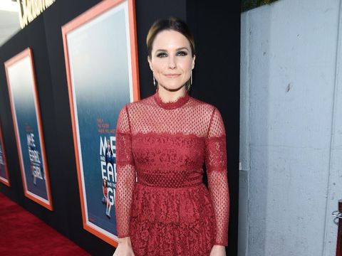 Cara Para Selebriti Membersihkan Wajah yang Bisa Kamu Tiru