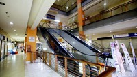 Hal yang sama juga terjadi di Roxy Square.