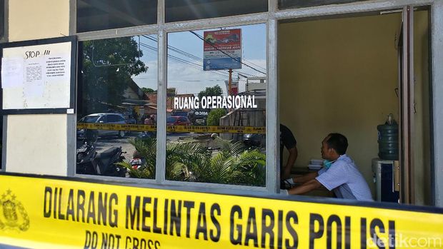Kantor PO Bus Bhinneka diberi garis polisi