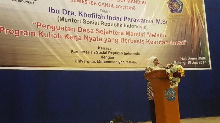 Mensos Khofifah Bertemu Mahasiswa UMM yang akan  KKN, Ini Pesannya