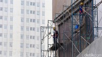 Proyek senilai Rp 3,4 triliun itu digarap oleh PT Waskita Karya (Persero) Tbk, KSO Abipraya-Indulexco, Adhi Karya-Jaya Kontruksi-Penta, serta KSO Wika Cakra.