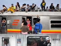 Membandingkan Potret KRL Dulu dan Sekarang