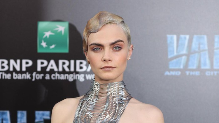 HOLLYWOOD, CA - JULY 17:  Cara Delevingne attends the premiere of EuropaCorp and STX Entertainments Valerian and The City of a Thousand Planets at TCL Chinese Theatre on July 17, 2017 in Hollywood, California.  (Photo by Neilson Barnard/Getty Images)