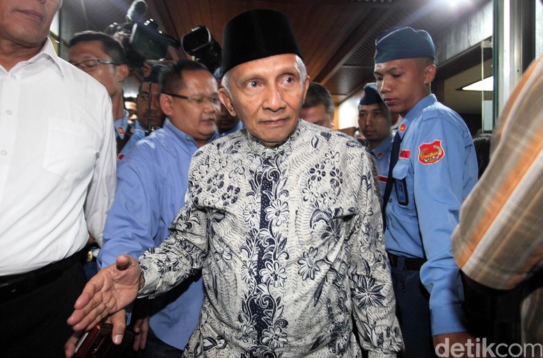 Jejak Amien Rais di Seberang Jokowi Jejak Amien Rais di Seberang Jokowi