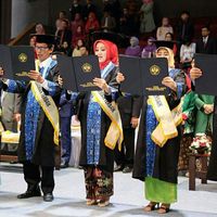 Gaya Hijab Wisuda si Cinta, Istri Ridwan Kamil Saat Jadi Mahasiswi Terbaik