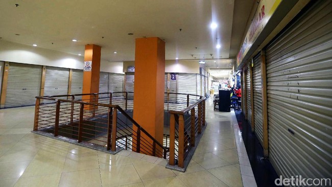 Ritel Ramai-ramai Tutup Gerai Tahun Ini, Ada Apa?