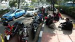 Ngetem di Pinggir Jalan, Ojek Online Bikin Macet