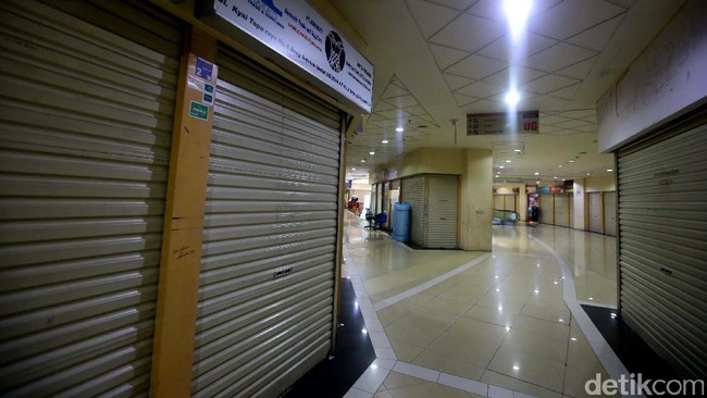 Ritel Ramai-ramai Tutup Gerai Tahun Ini, Ada Apa?