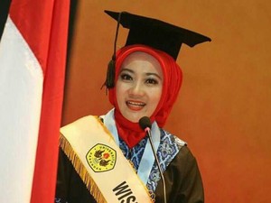 Cara Hijab Istri Ridwan Kamil